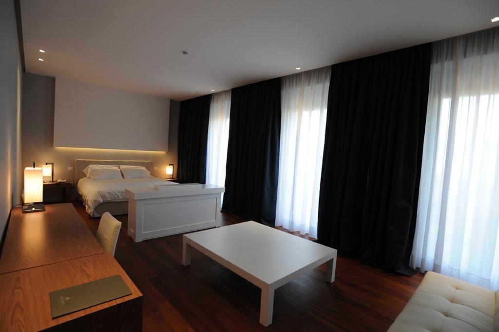 Montesarchio Cristina Park Hotel מראה חיצוני תמונה